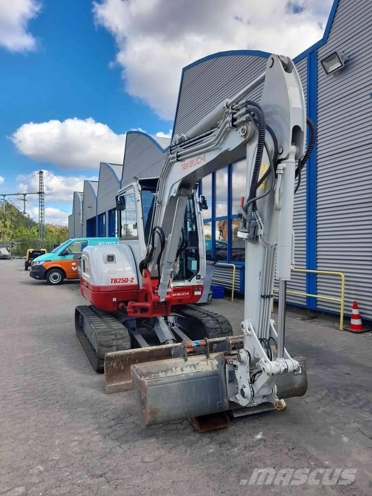 Takeuchi TB 250-2 Mini bagri <7t