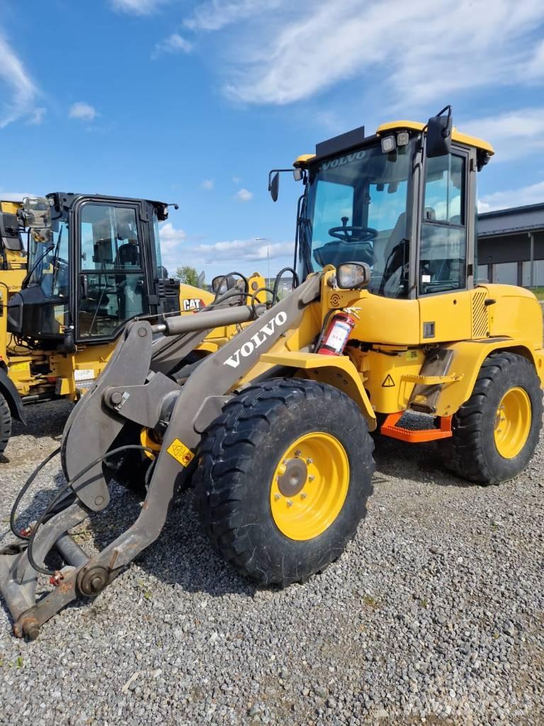 Volvo L 30 G Kolesni nakladalci