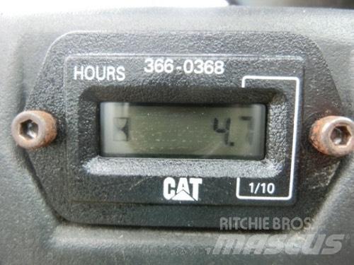 CAT 901B Kolesni nakladalci