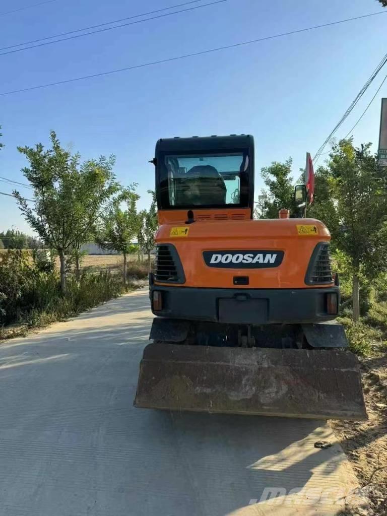 Doosan DX 60 Bagri goseničarji