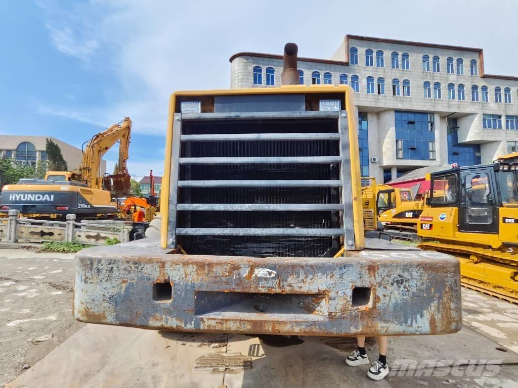 Komatsu WA 500-3 Kolesni nakladalci