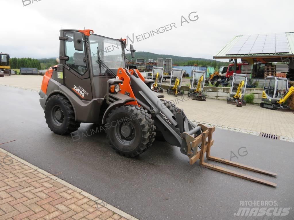 Hitachi ZW 95 Kolesni nakladalci