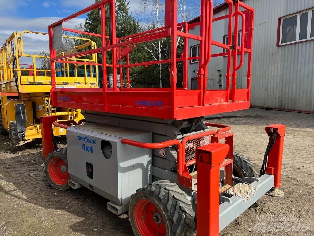 SkyJack SJ 6832 RT Škarjaste dvižne ploščadi