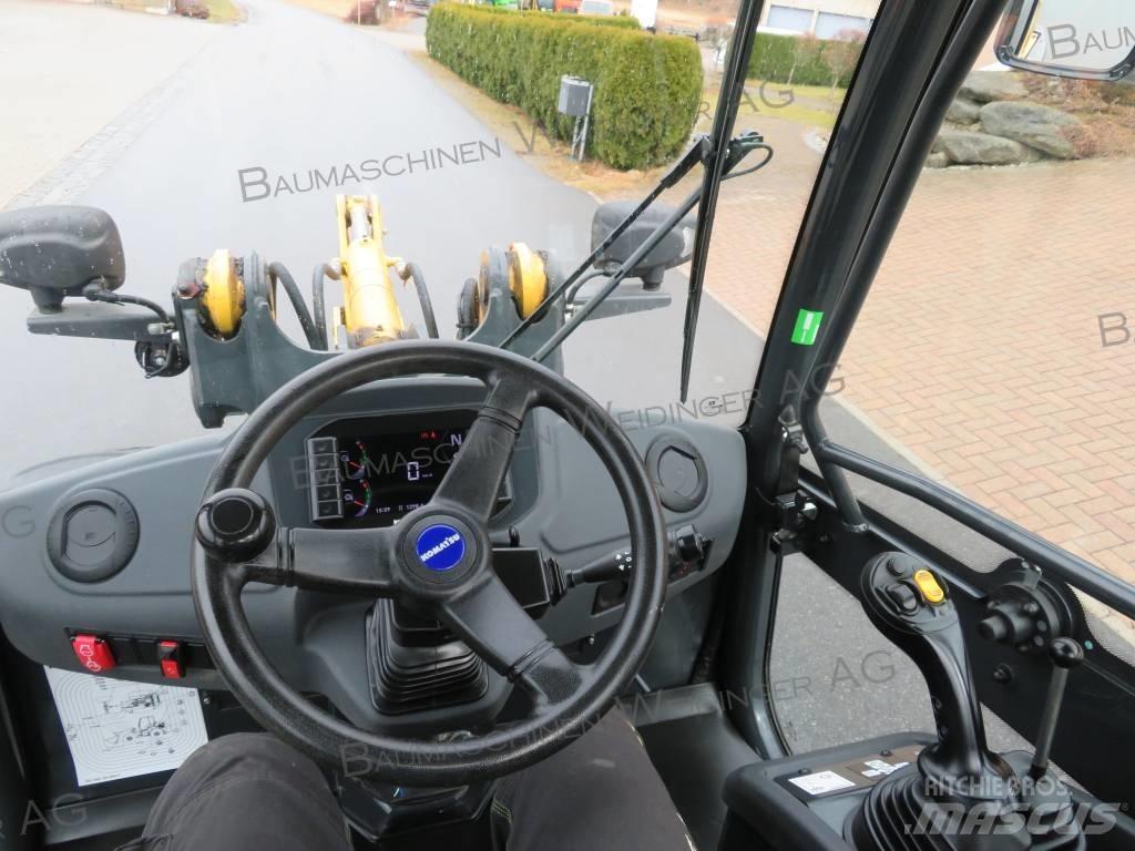 Komatsu WA 70M Kolesni nakladalci