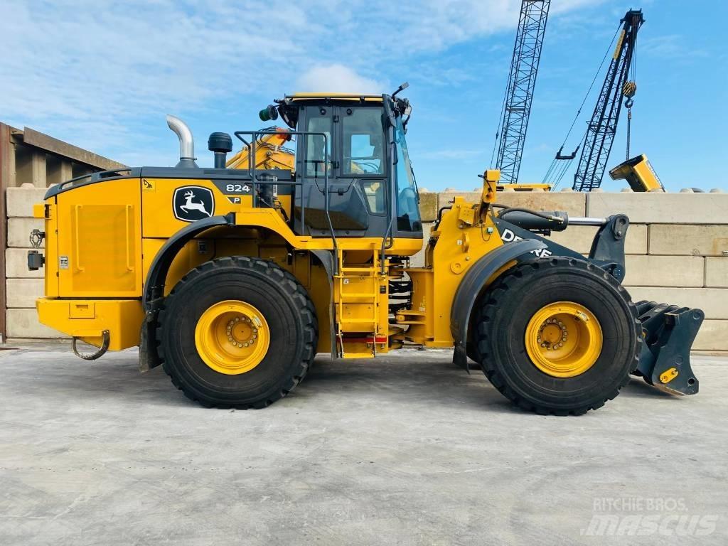 John Deere 824p Kolesni nakladalci