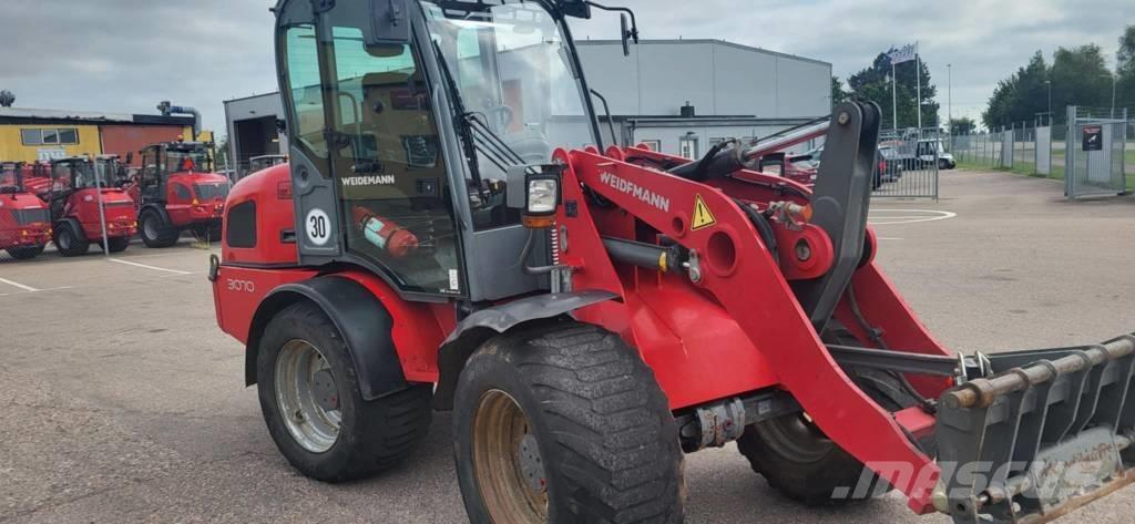 Weidemann 3070CX80 Večnamenski nakladalci