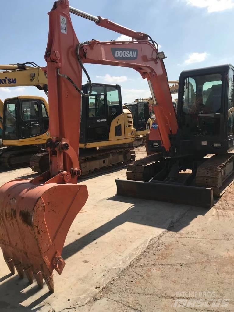 Doosan dx60 Bagri goseničarji