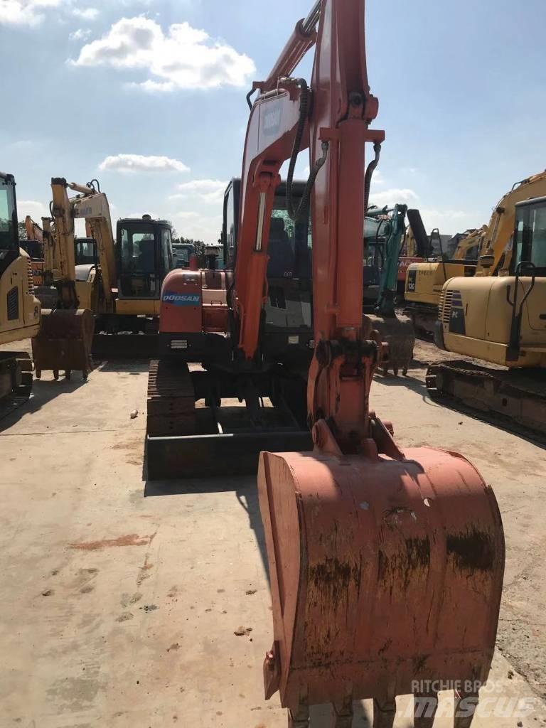 Doosan dx60 Bagri goseničarji