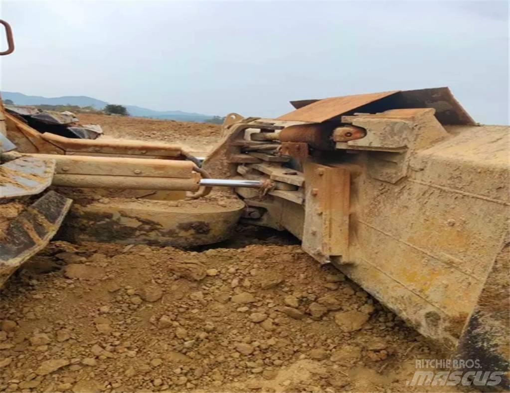 CAT D 6 N Buldožerji goseničarji