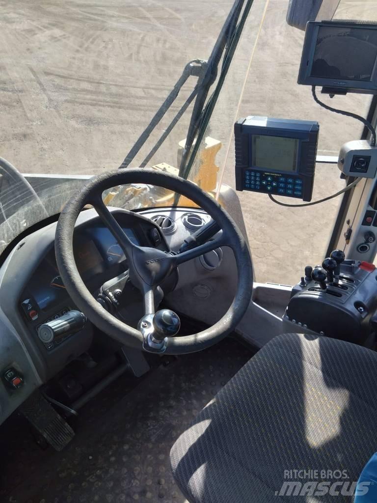 Volvo L 220 F Kolesni nakladalci
