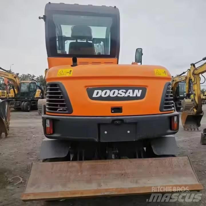 Doosan DX60W Bagri na kolesih