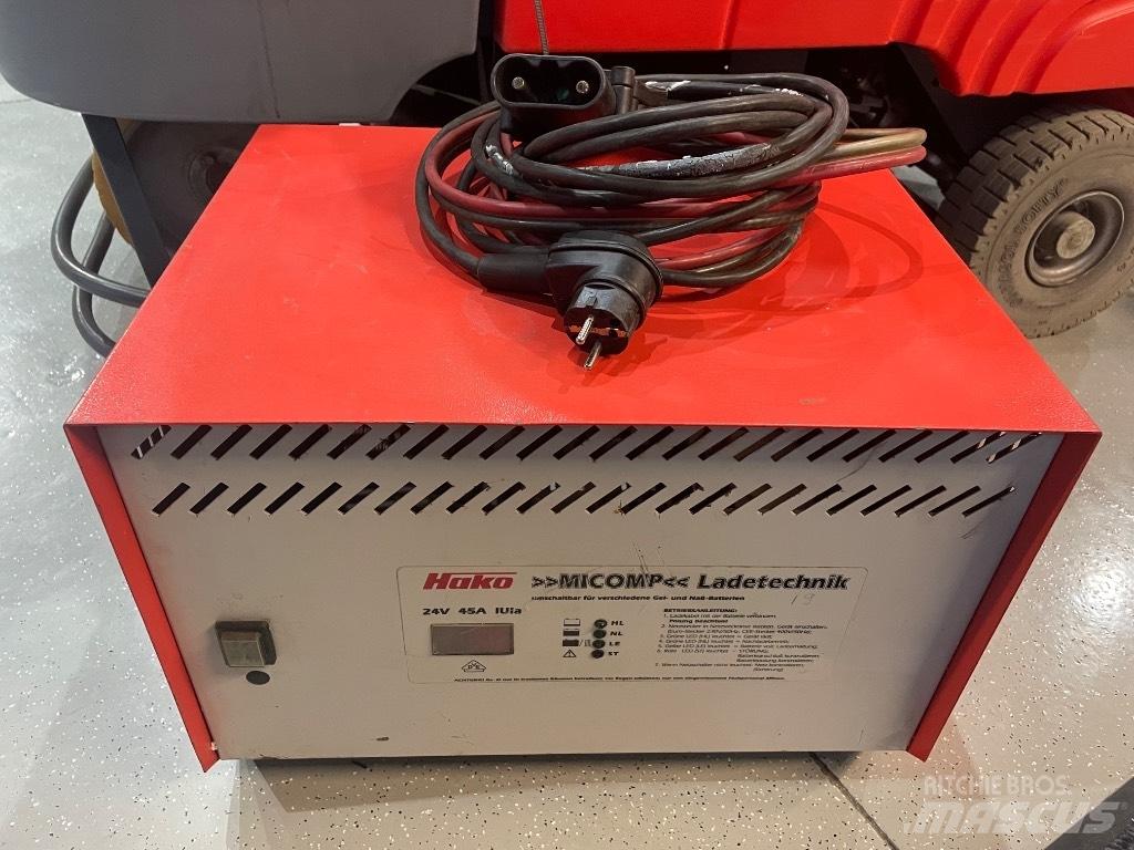 Hako B 750 R SOLD Cestni pometači