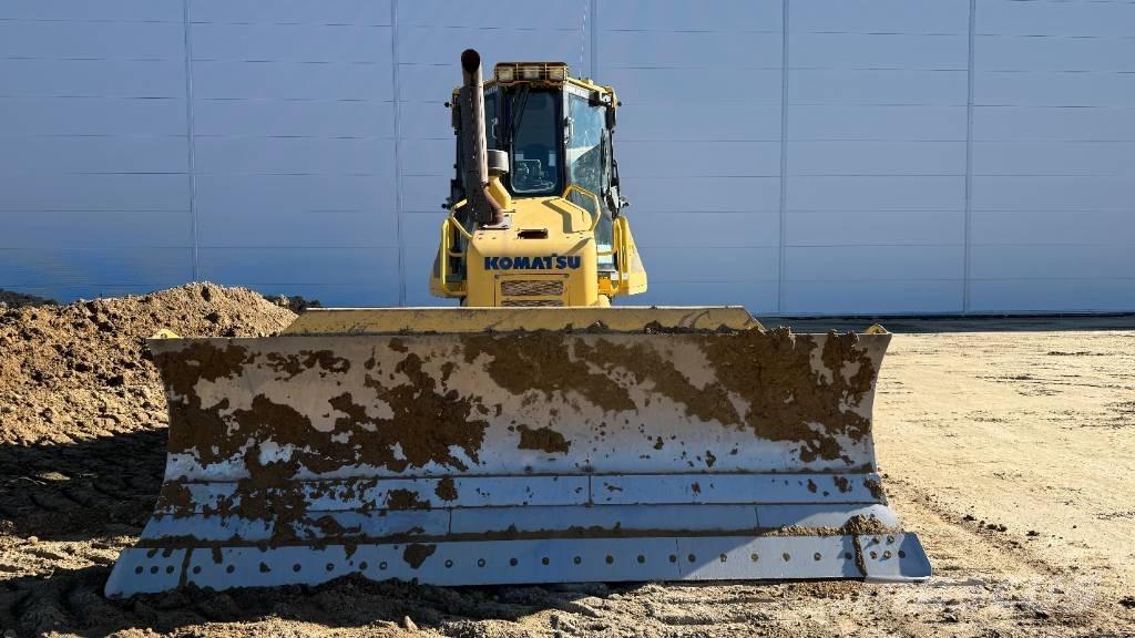 Komatsu D 61 PXI-23 Buldožerji goseničarji