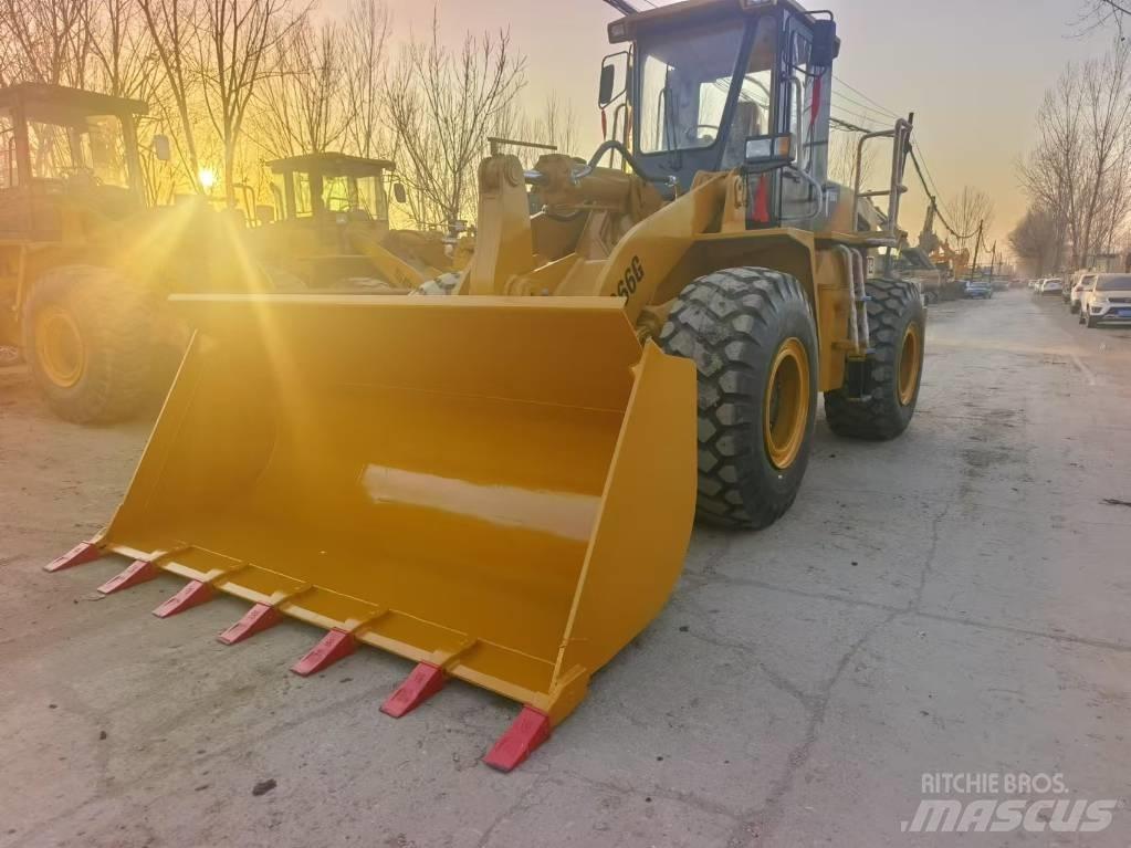 CAT 966G Kolesni nakladalci