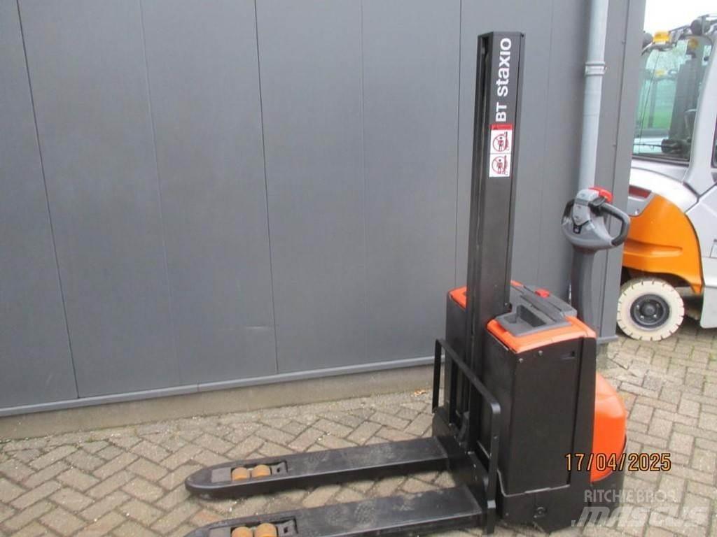 BT SWE 080L Ročni električni viličar