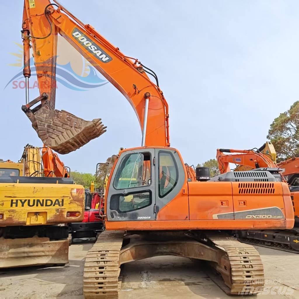 Doosan DX 300 LC Bagri goseničarji