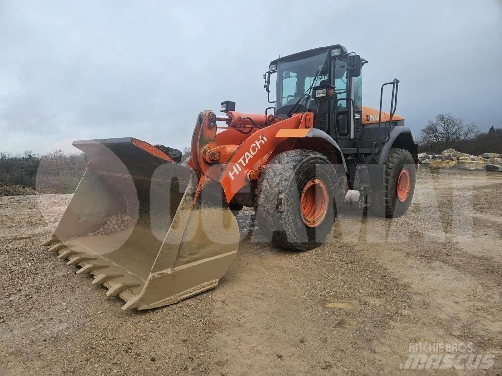 Hitachi ZW 220 Kolesni nakladalci