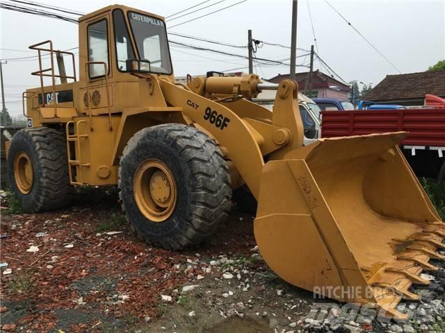 CAT 966 F Kolesni nakladalci