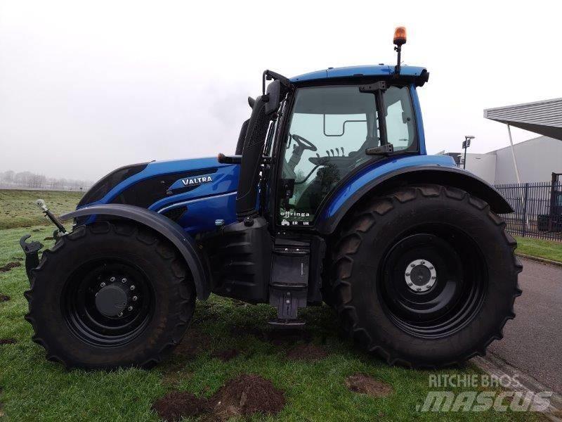 Valtra T 234 A Traktorji