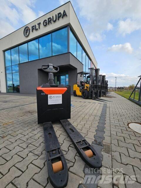 BT LPE 200 Električni nizko dvižni viličar s stojiščem