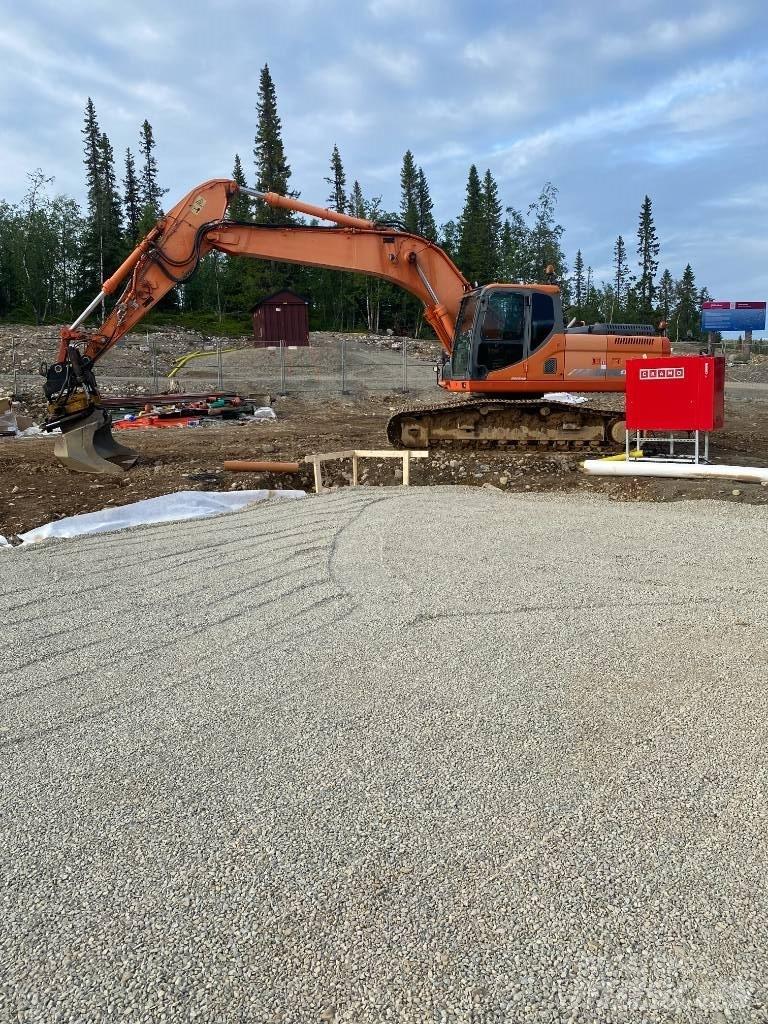 Doosan DX 255 Bagri goseničarji