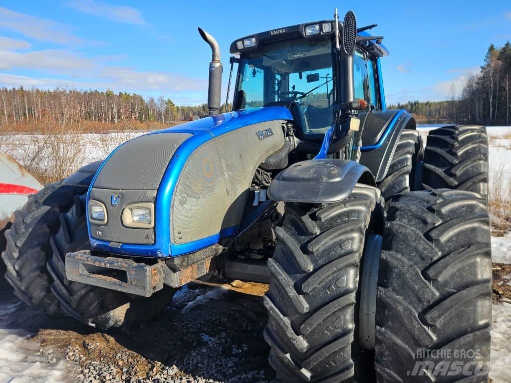 Valtra T 171 Traktorji