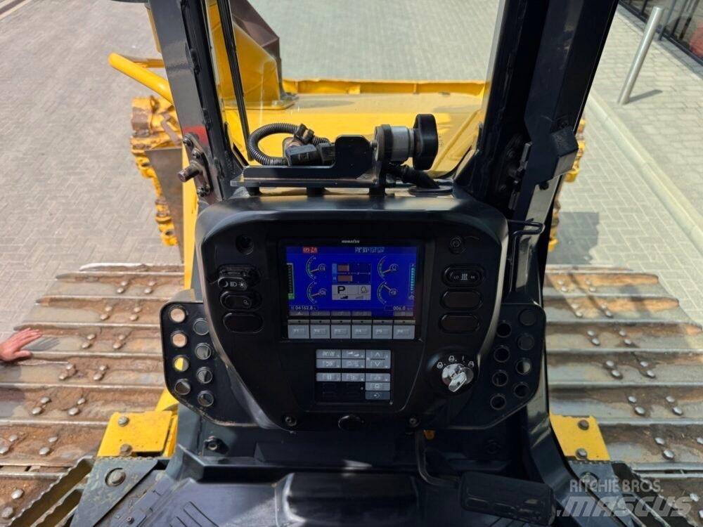 Komatsu D61PXi-24EO Buldožerji goseničarji
