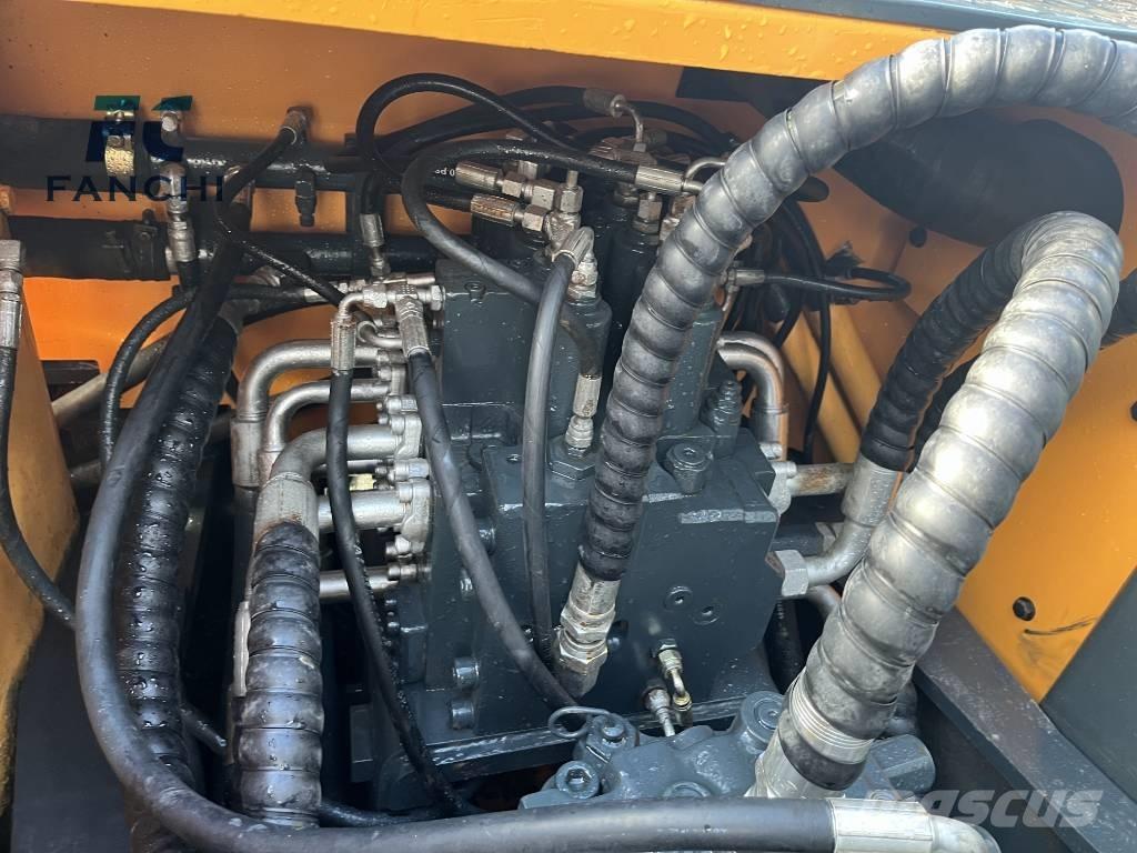 Hyundai 220LC-9S Bagri goseničarji