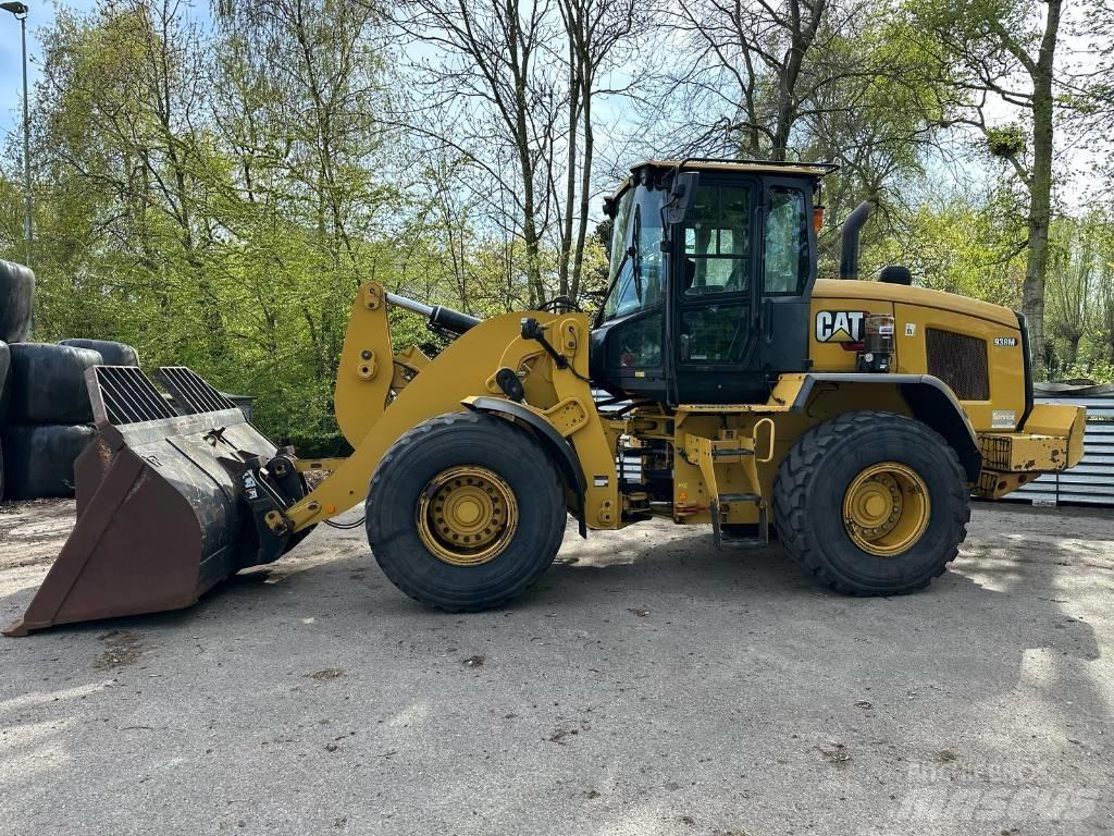 CAT 938 M Kolesni nakladalci