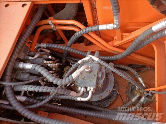 Doosan DX 300 Bagri goseničarji