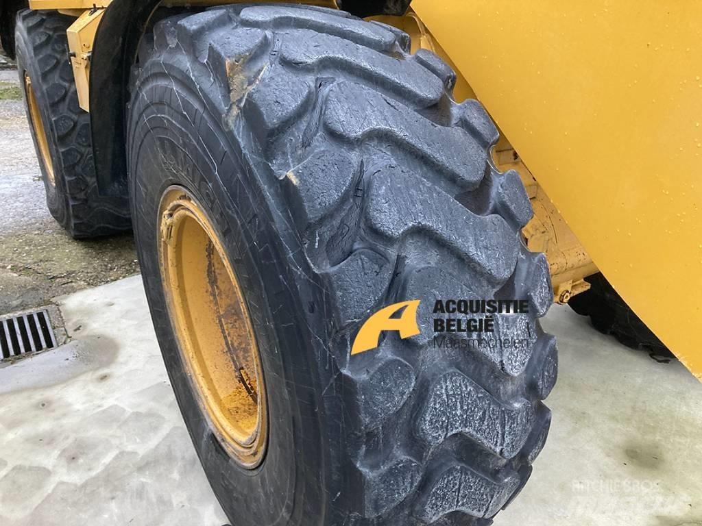 CAT 930M Kolesni nakladalci