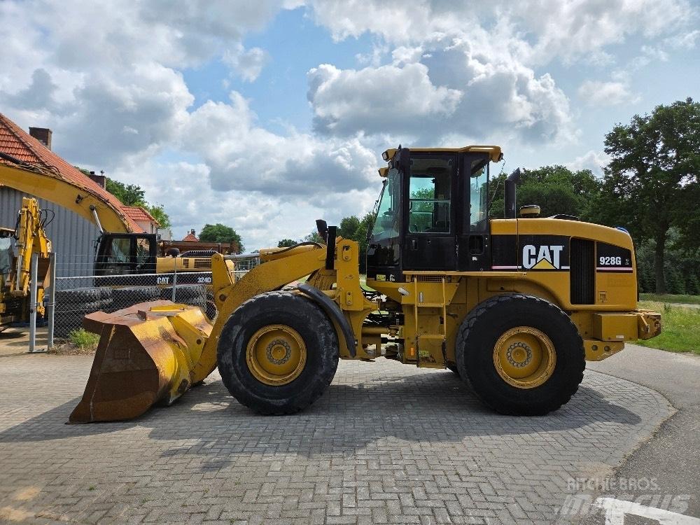 CAT 928G Kolesni nakladalci