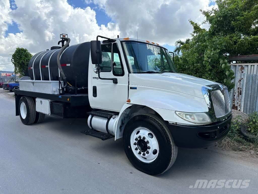 International 4300 Vakuumski tovornjaki