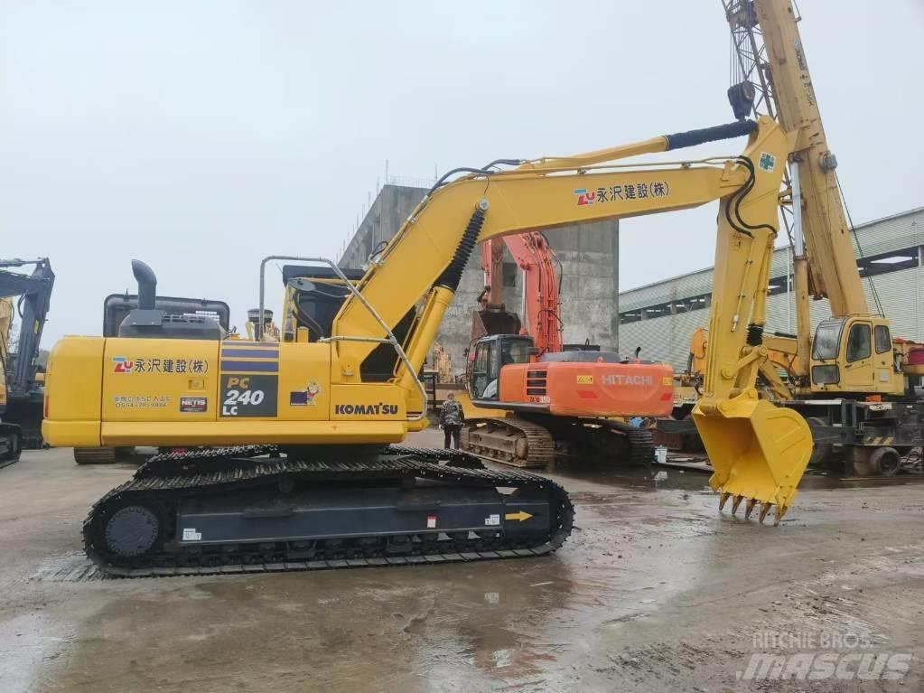 Komatsu PC 240 Bagri goseničarji