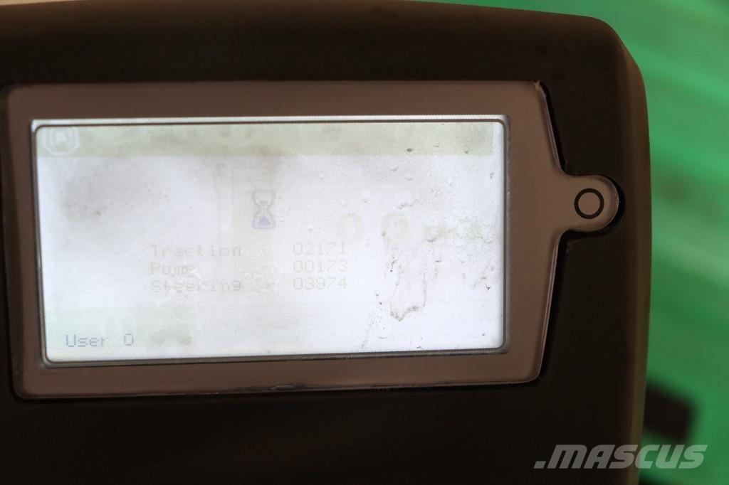 Mitsubishi PBF25N2 Električni nizko dvižni viličar