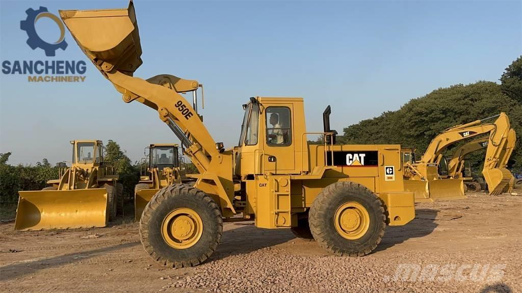 CAT 950E Kolesni nakladalci