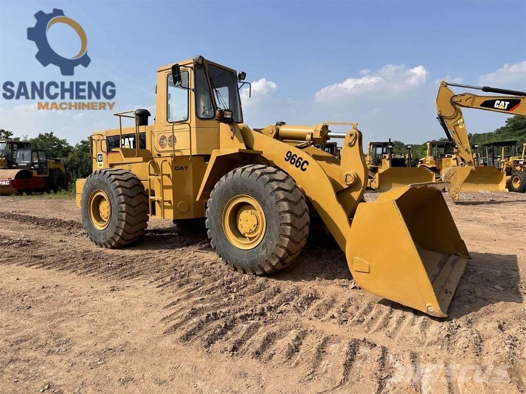 CAT 966C Kolesni nakladalci