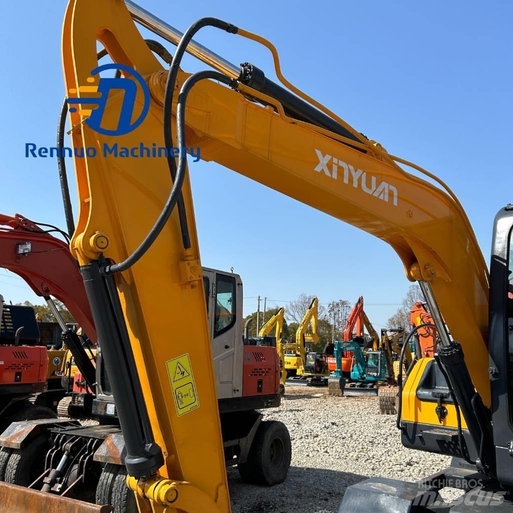 Xinyuan C75W Bagri na kolesih
