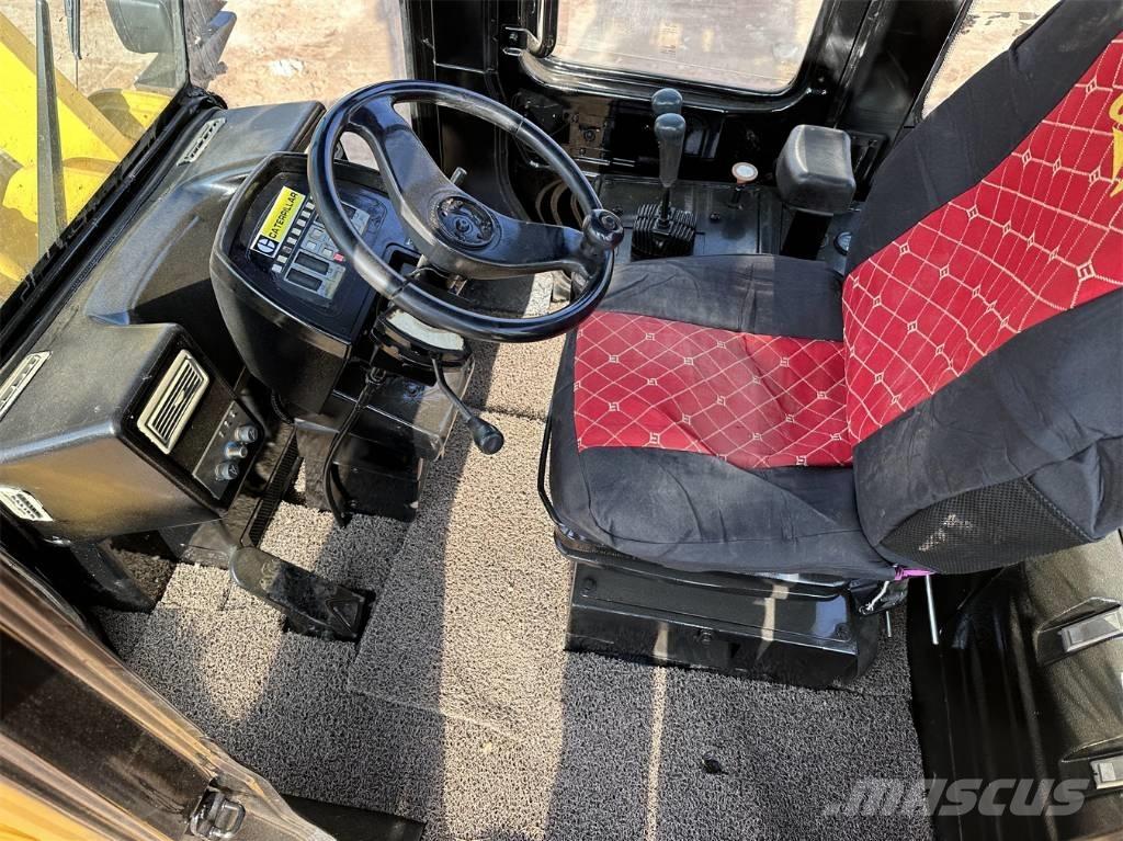 CAT 966 G Kolesni nakladalci