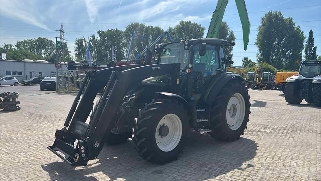Valtra G135 Traktorji