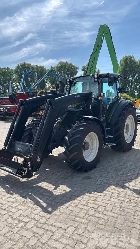 Valtra G135 Traktorji