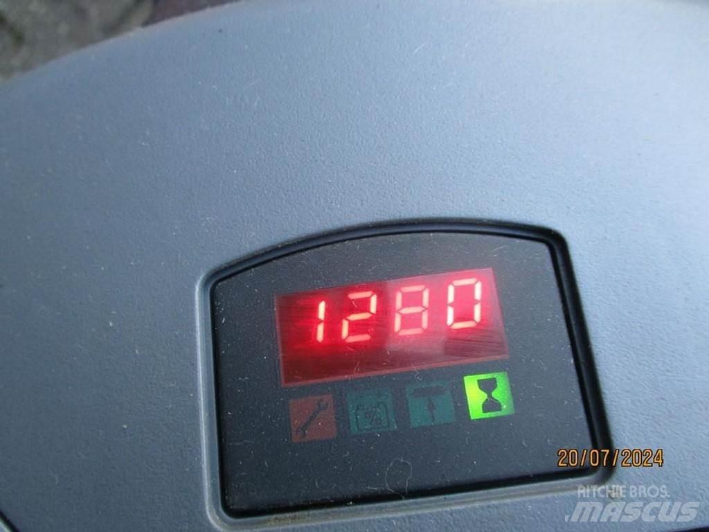 BT SWE 080L Ročni električni viličar
