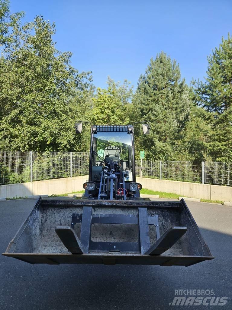 Kubota RT 260-2 Kolesni nakladalci
