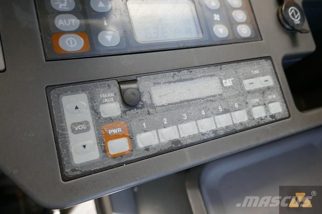 CAT 335F LCR Bagri goseničarji