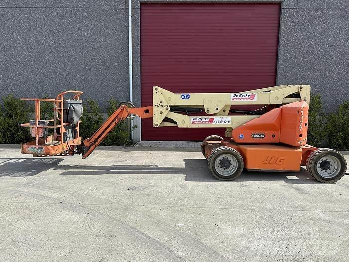 JLG E450 Zglobne dvižne ploščadi