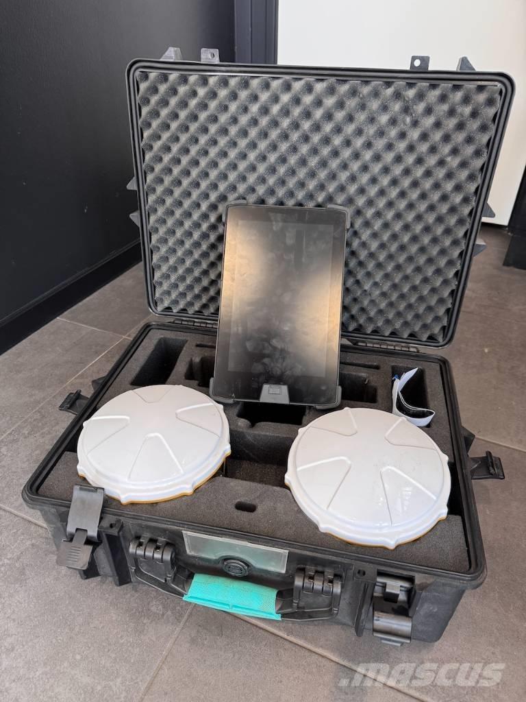 CAT 323 Bagri goseničarji