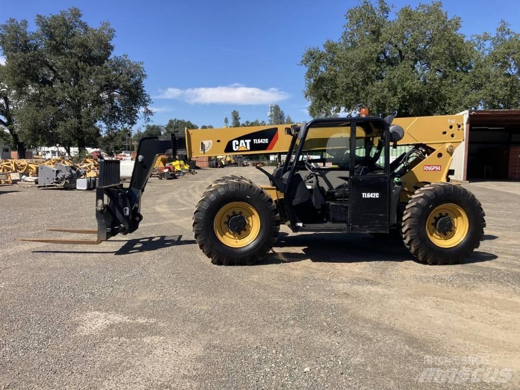 CAT TL 642 C Teleskopski viličarji