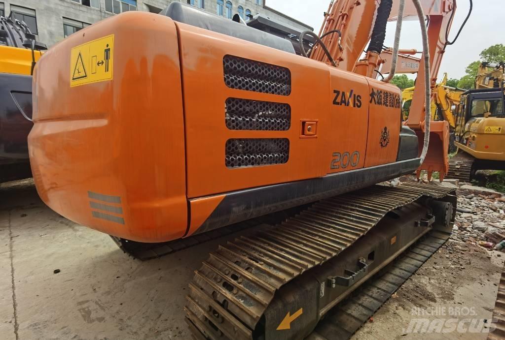 Hitachi ZX 200 Bagri goseničarji