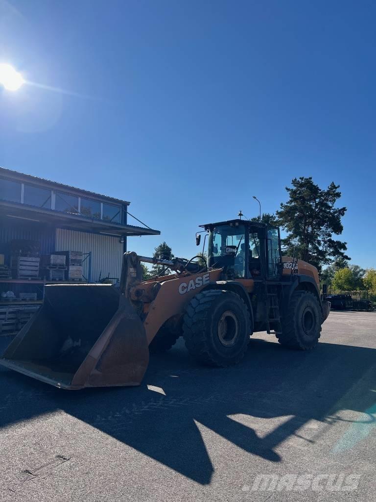 CASE 1021 G Kolesni nakladalci