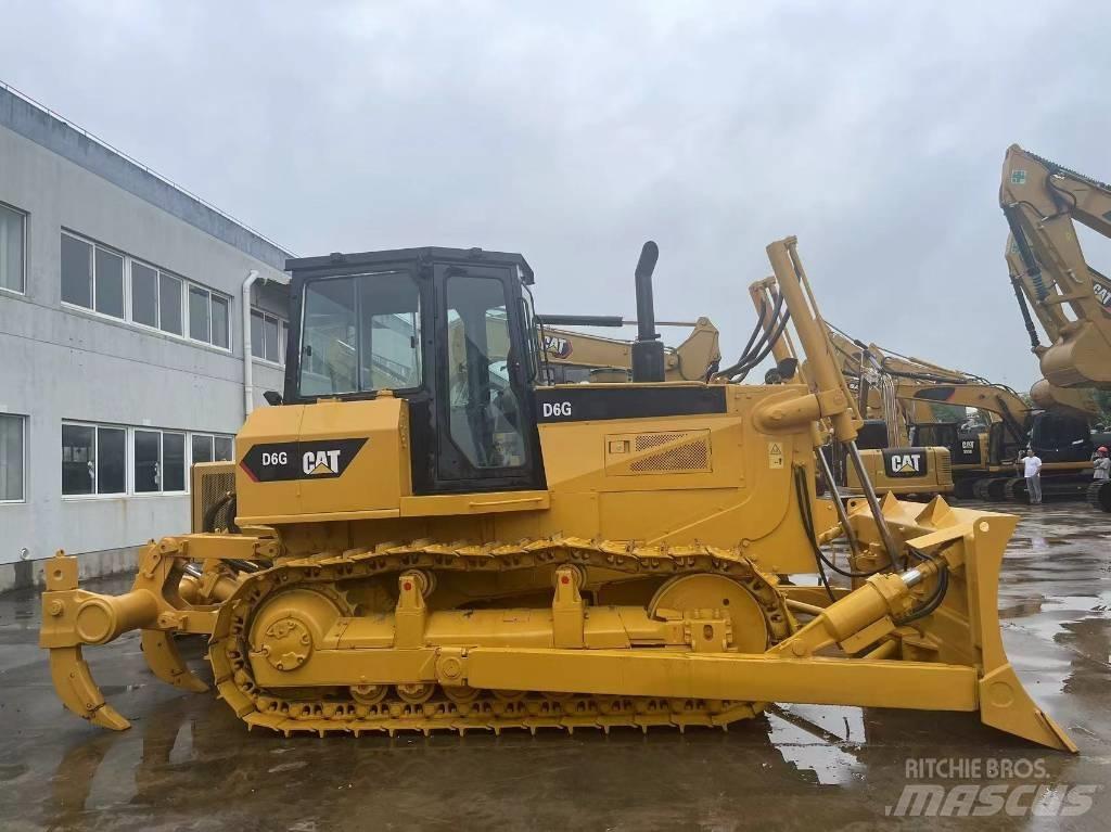 CAT D 6 G Buldožerji goseničarji